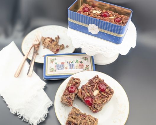 Item 5141 - Grandma's Famous Fruitcake 1 Pound Tin FREE SHIPPING