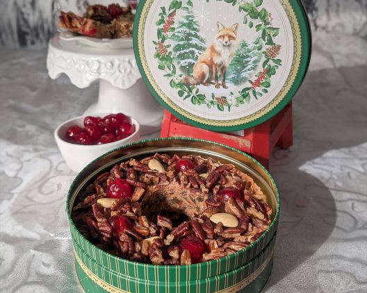 Item 5143 - Grandma's Famous Fruitcake 2 Pound Tin FREE SHIPPING