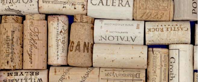 DIY Wine Cork Message Board