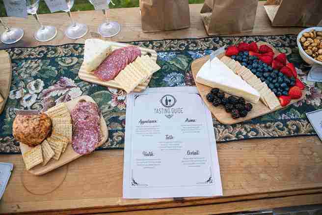 How to Host a Wine Tasting Party + FREE PRINTABLES 1